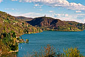 Lago d'Orta, la sponda meridionale con la Torre del Buccione 